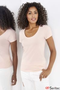 Camiseta BLANCA de mujer personalizada de cuello redondo escotada