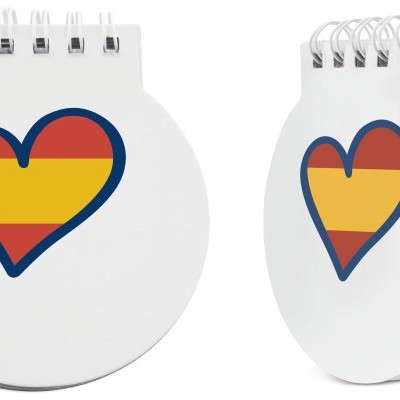 Libreta con corazon de españa personalizada